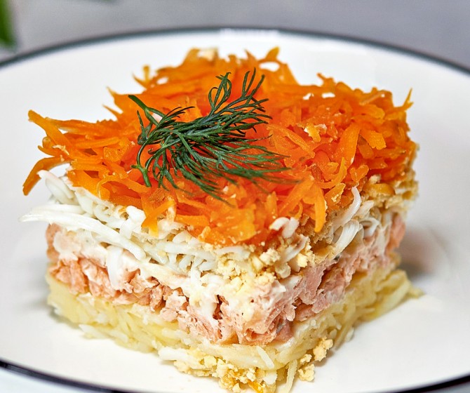 Салат Мимоза с горбушей