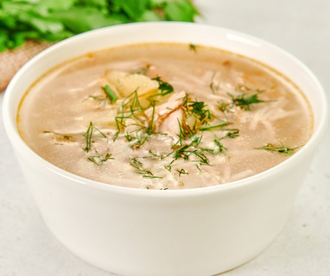 Суп Домашняя куриная лапша с яйцом 